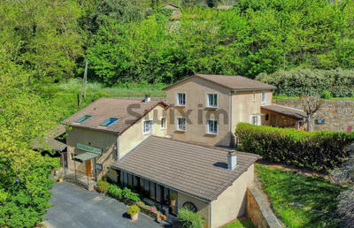 Maison - 250 m² - 10 pièces