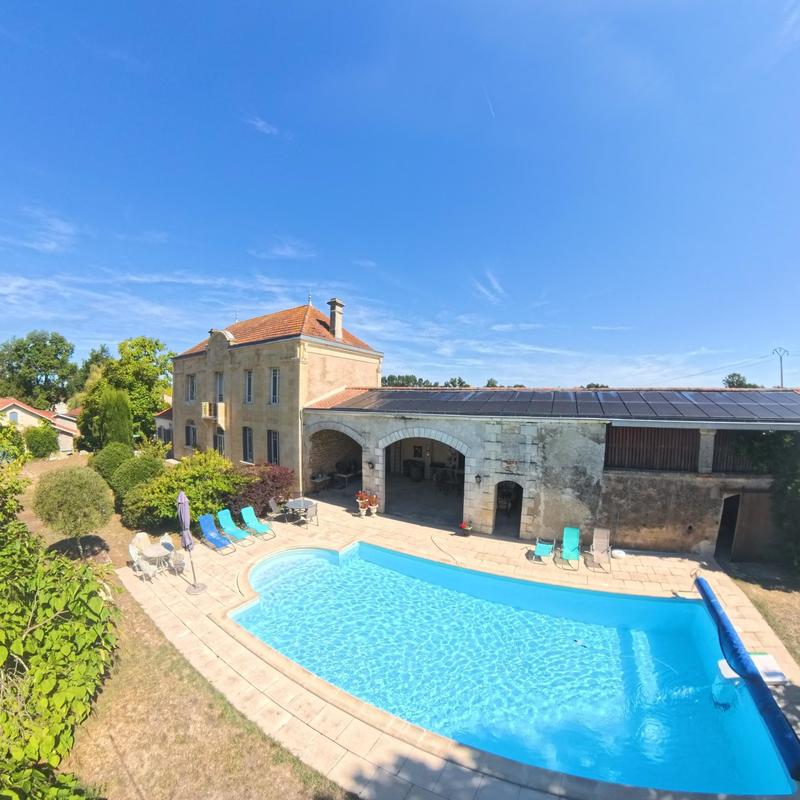 Maison de maîtres - 341 m² - 14 pièces