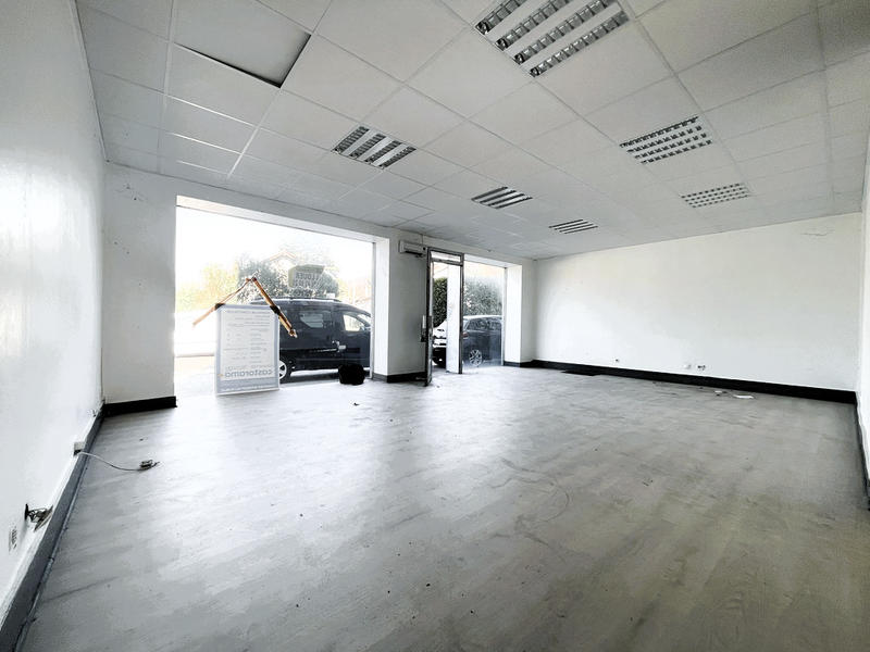 Local commercial - 69 m² - 2 pièces