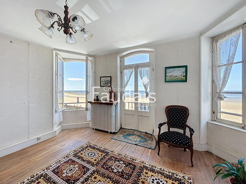 Maison - 152 m² - 7 pièces