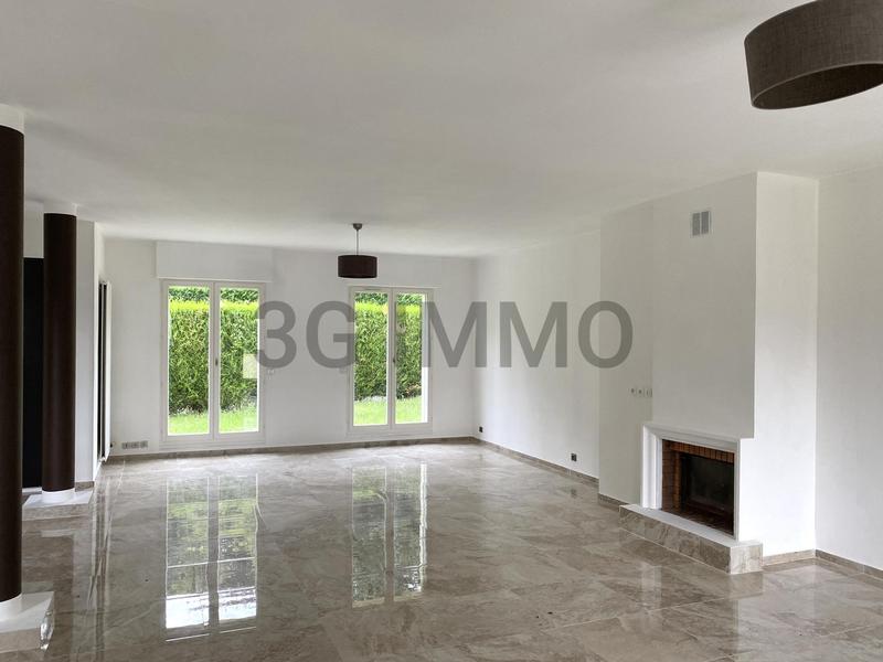 Propriété - 360 m² - 7 pièces