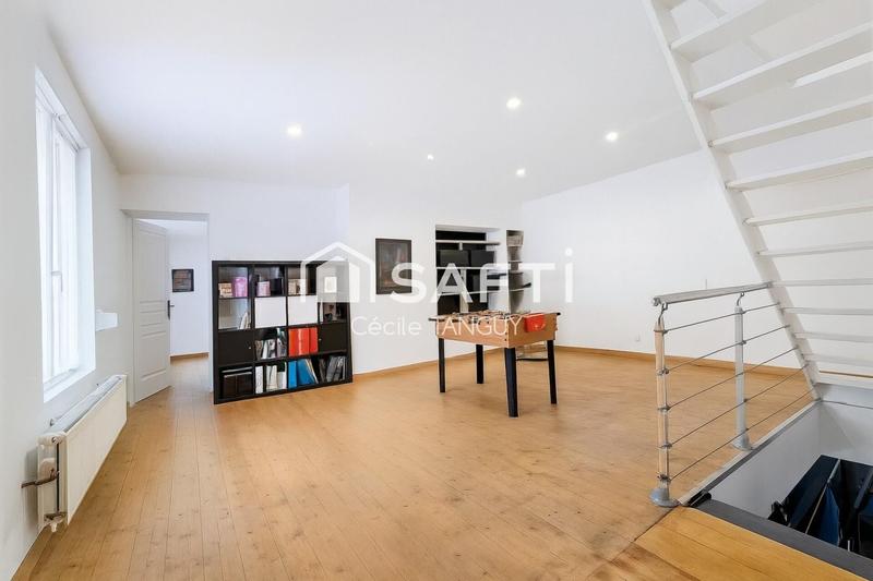 Maison - 220 m² - 9 pièces