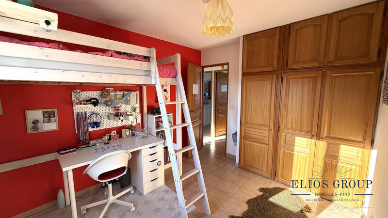 Maison traditionnelle - 111 m² - 5 pièces