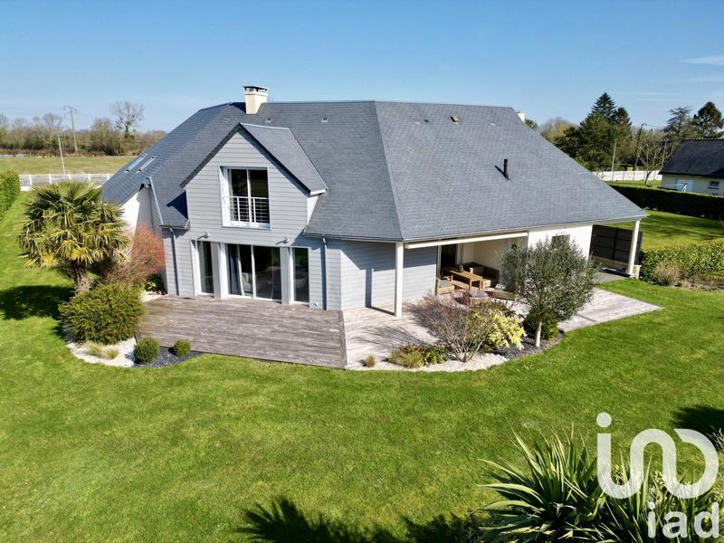 Maison - 250 m² - 10 pièces