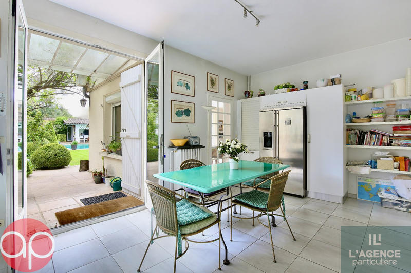 Maison - 264 m² - 10 pièces