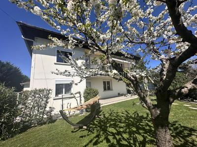 Maison - 199 m² - 9 pièces