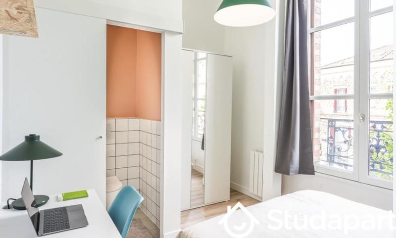 Chambre - 13 m² - 1 pièce