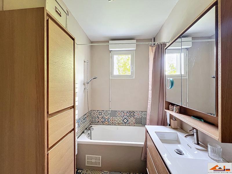 Maison - 180 m² - 6 pièces