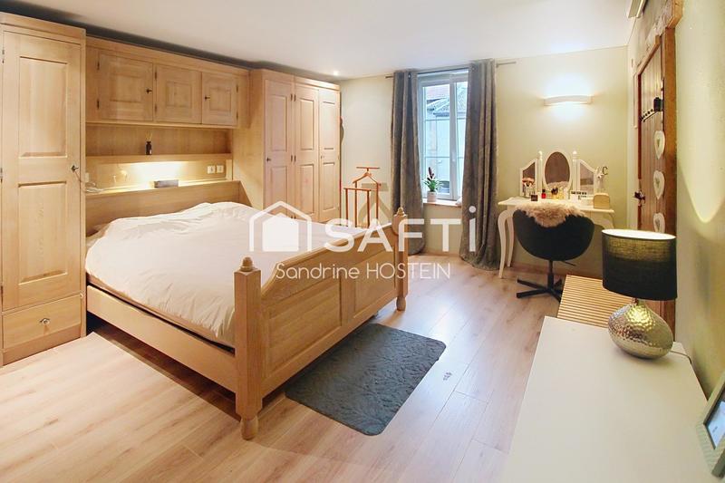 Maison - 284 m² - 10 pièces