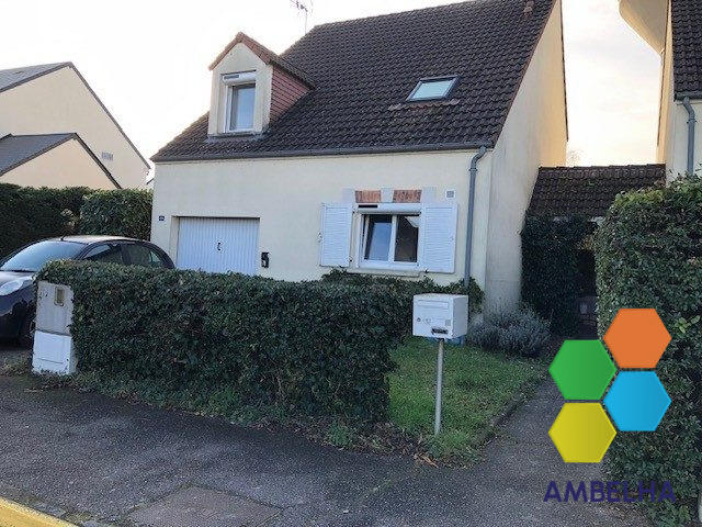 Maison - 90 m² - 5 pièces