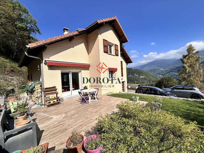 Maison traditionnelle - 111 m² - 5 pièces