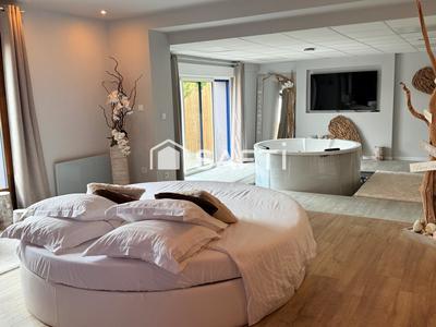 Maison - 245 m² - 4 pièces