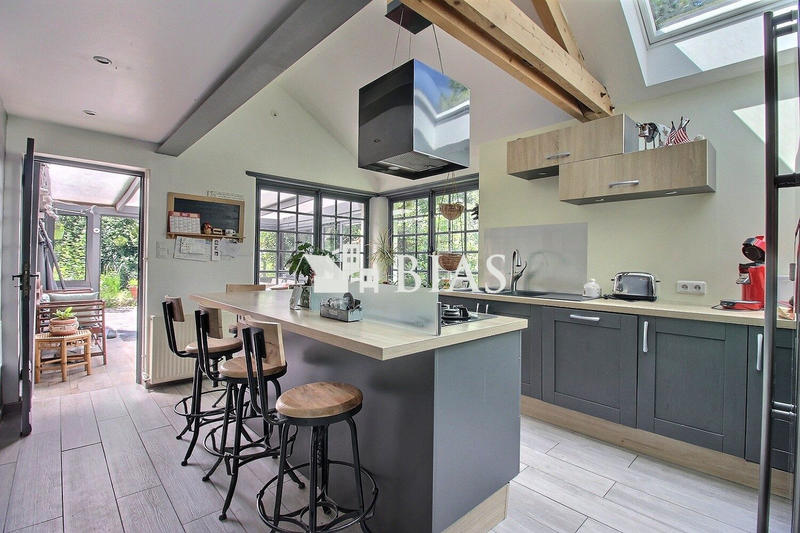 Maison - 220 m² - 6 pièces