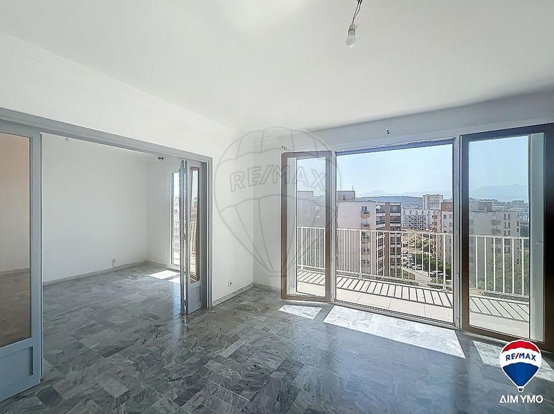 Appartement - 100 m² - 4 pièces