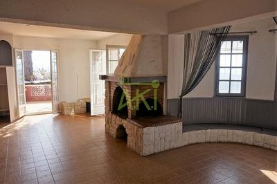 Maison traditionnelle - 188 m² - 8 pièces