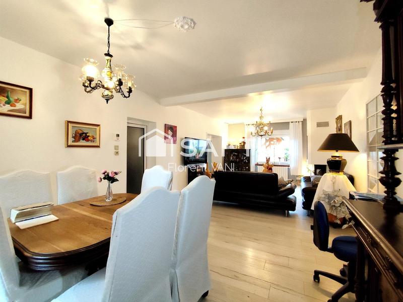 Maison - 230 m² - 12 pièces