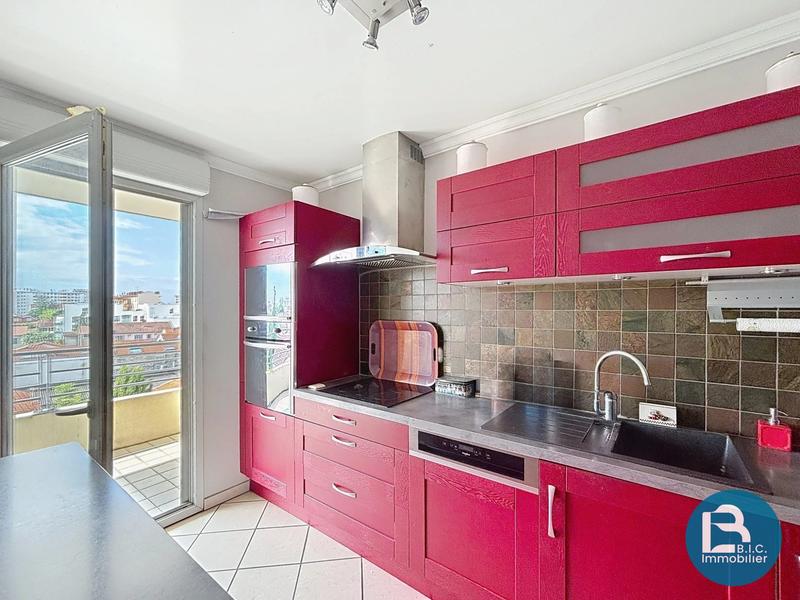 Appartement - 90 m² - 4 pièces