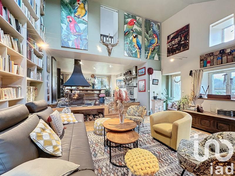 Maison - 230 m² - 9 pièces