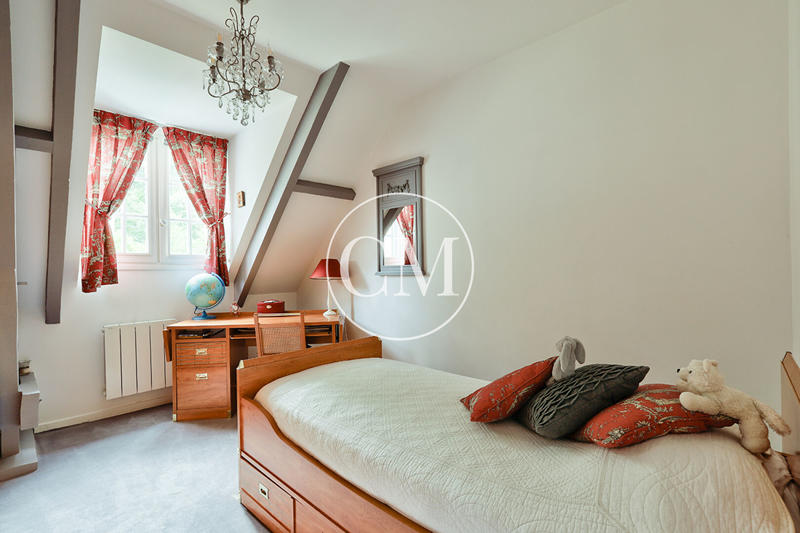 Maison - 271 m² - 7 pièces