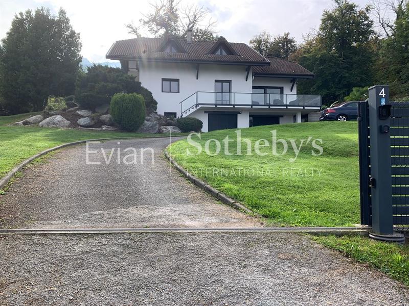 Maison - 185 m² - 7 pièces