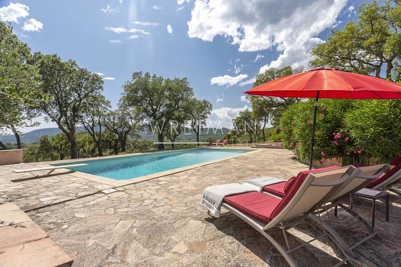 Villa - 210 m² - 6 pièces