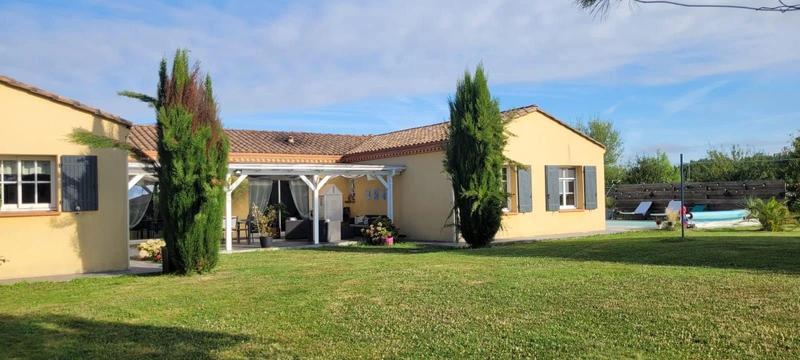 Maison - 245 m² - 10 pièces