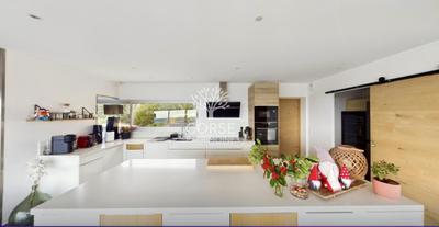 Villa - 325 m² - 10 pièces