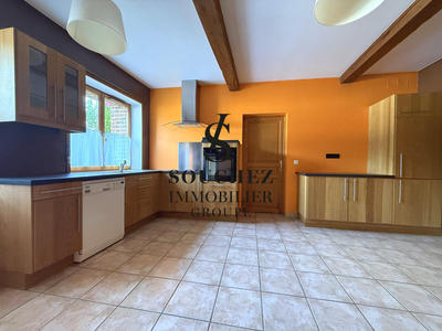 Maison traditionnelle - 180 m² - 7 pièces