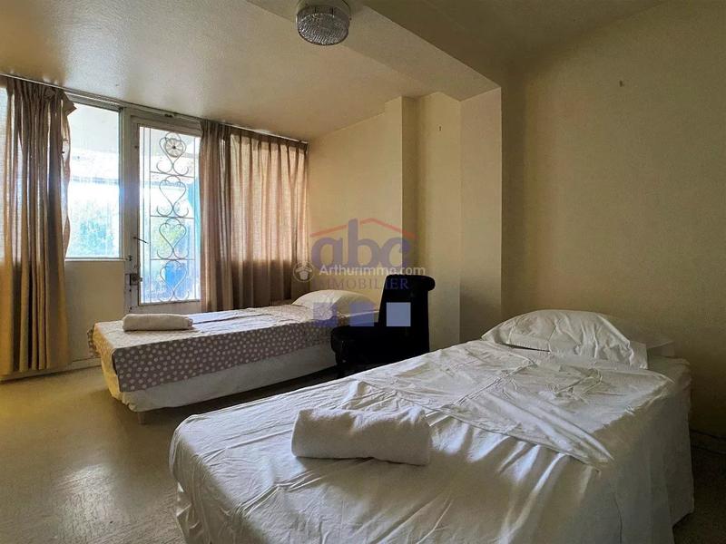 Maison - 180 m² - 10 pièces