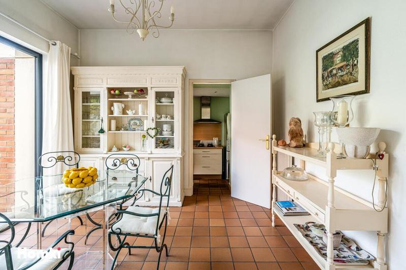 Maison - 252 m² - 11 pièces