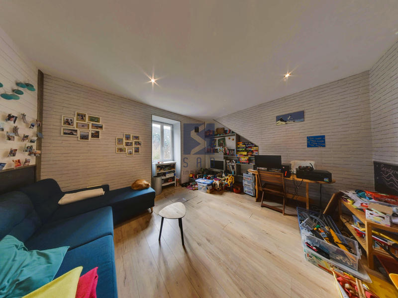 Maison - 140 m² - 6 pièces