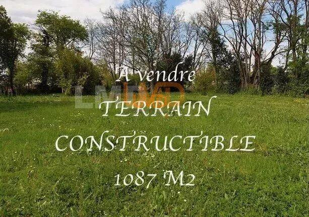 Terrain constructible - 1 087 m²