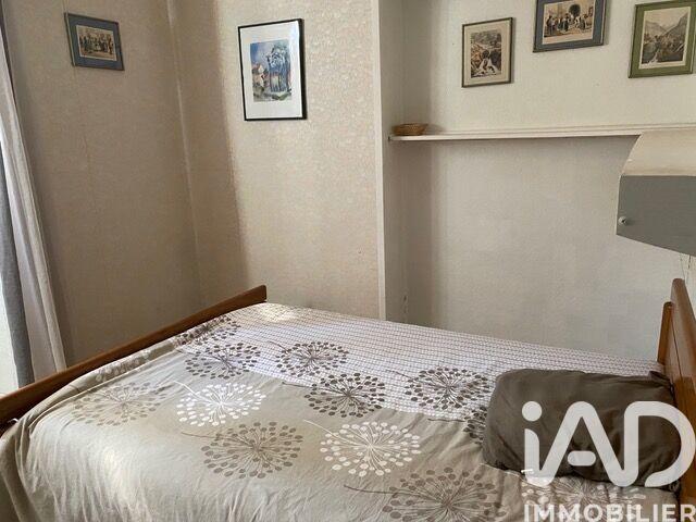 Maison - 233 m² - 11 pièces