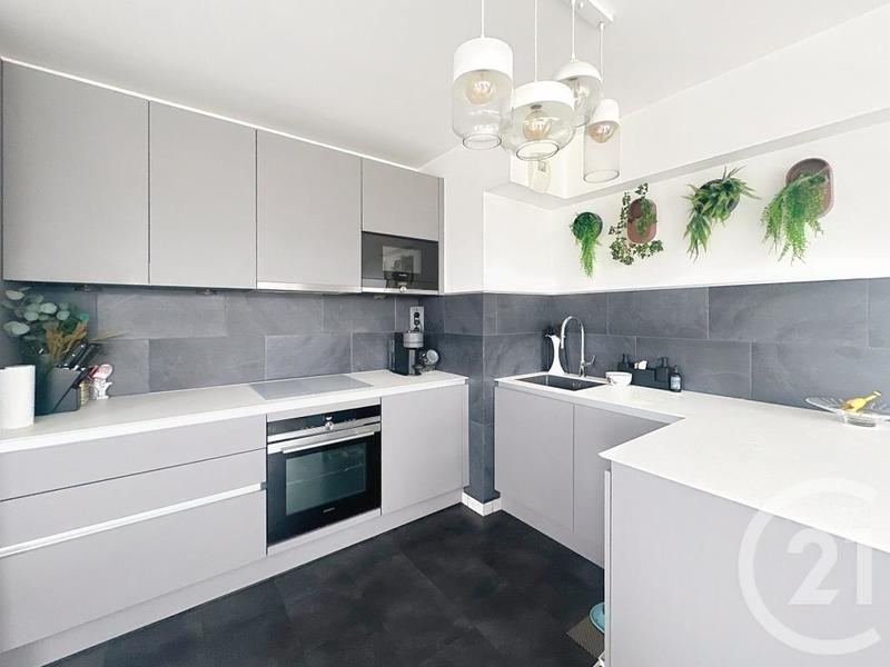 Duplex - 98 m² - 5 pièces