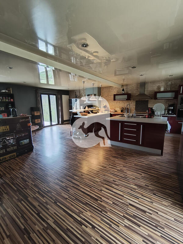 Maison traditionnelle - 157 m² - 5 pièces