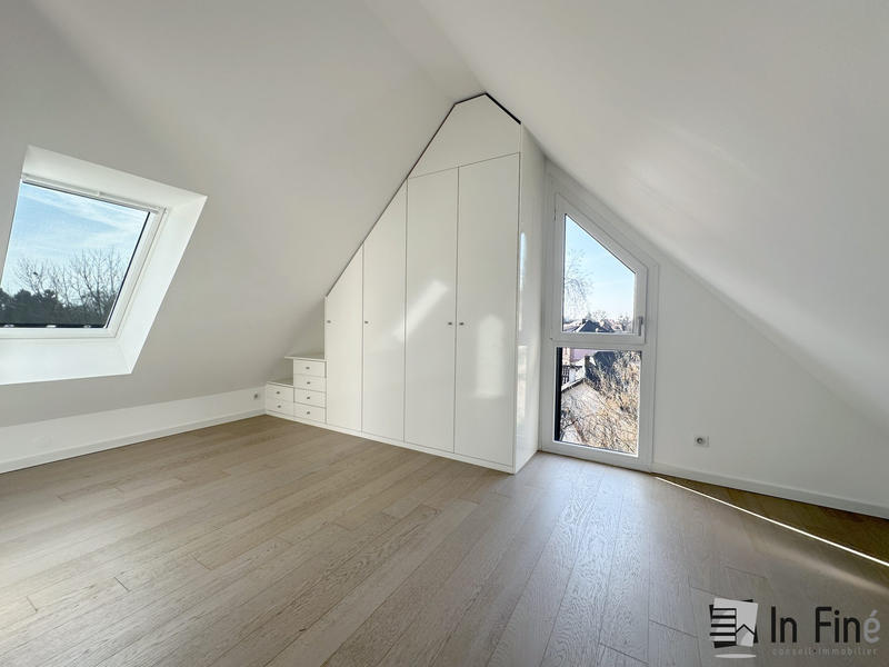 Appartement - 155 m² - 6 pièces