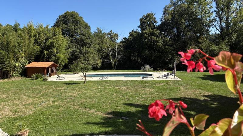 Maison - 343 m² - 8 pièces