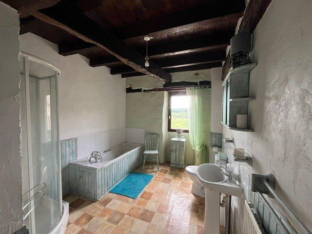 Corps de ferme - 351 m² - 9 pièces