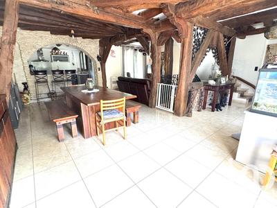 Maison - 200 m² - 8 pièces