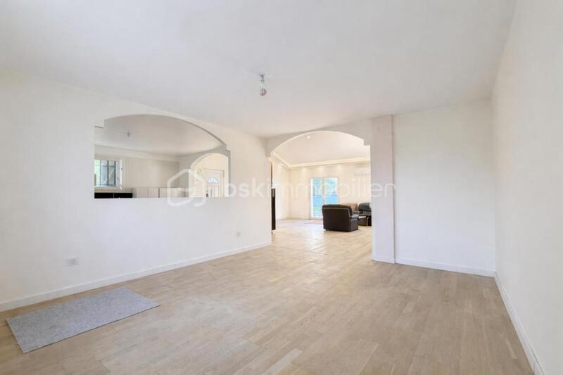 Maison - 180 m² - 6 pièces