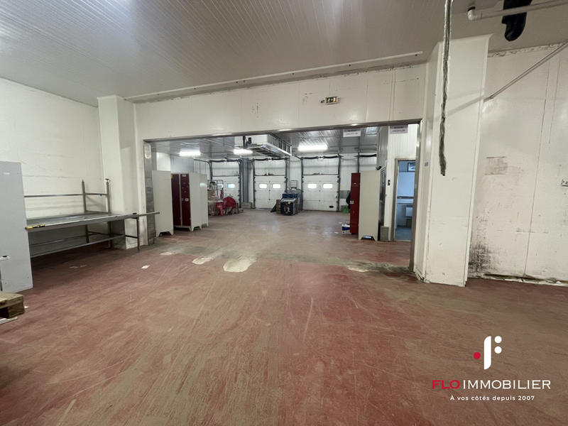 Local d'activités - 2 272 m²