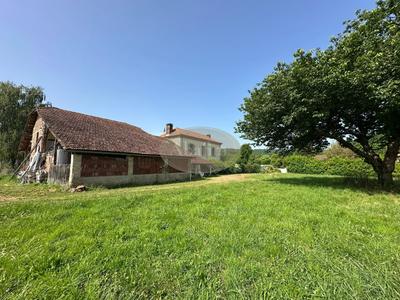 Maison - 210 m² - 6 pièces