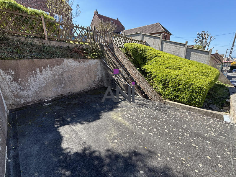 Parking / Garage - 66 m²