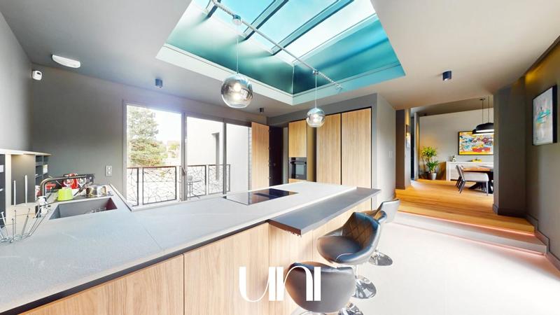 Maison - 300 m² - 6 pièces