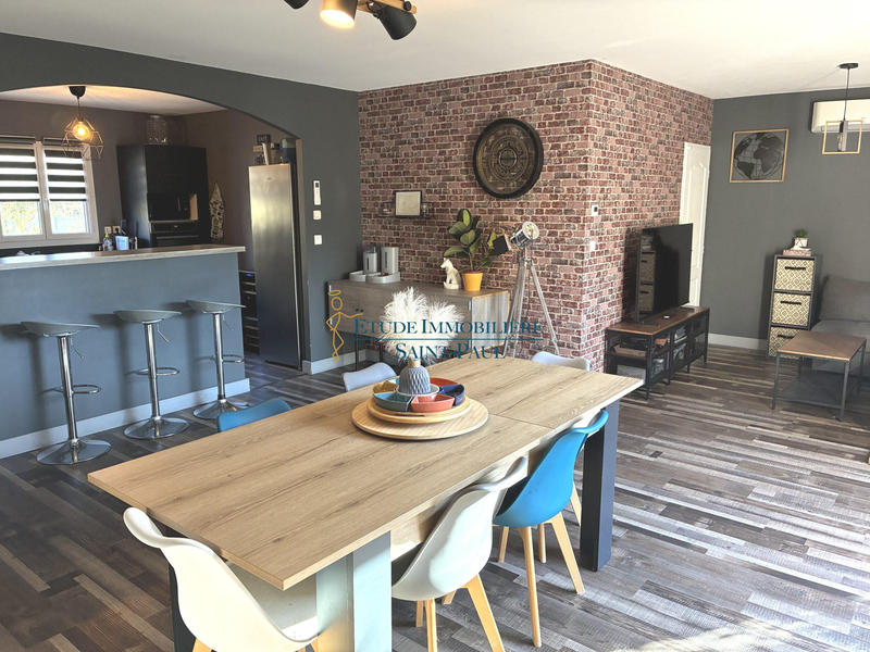 Maison - 90 m² - 5 pièces