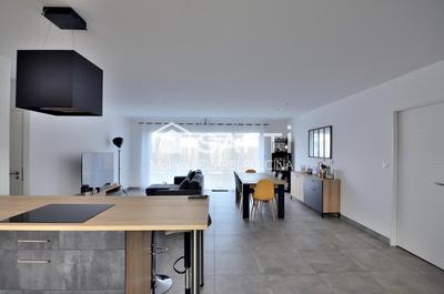 Maison - 98 m² - 4 pièces