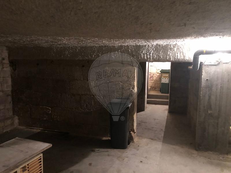 Immeuble - 174 m² - 10 pièces