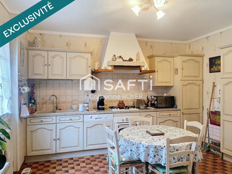 Maison - 202 m² - 8 pièces