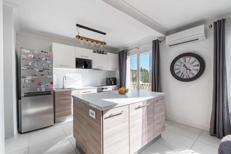 Appartement - 84 m² - 4 pièces