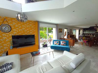 Maison - 177 m² - 6 pièces
